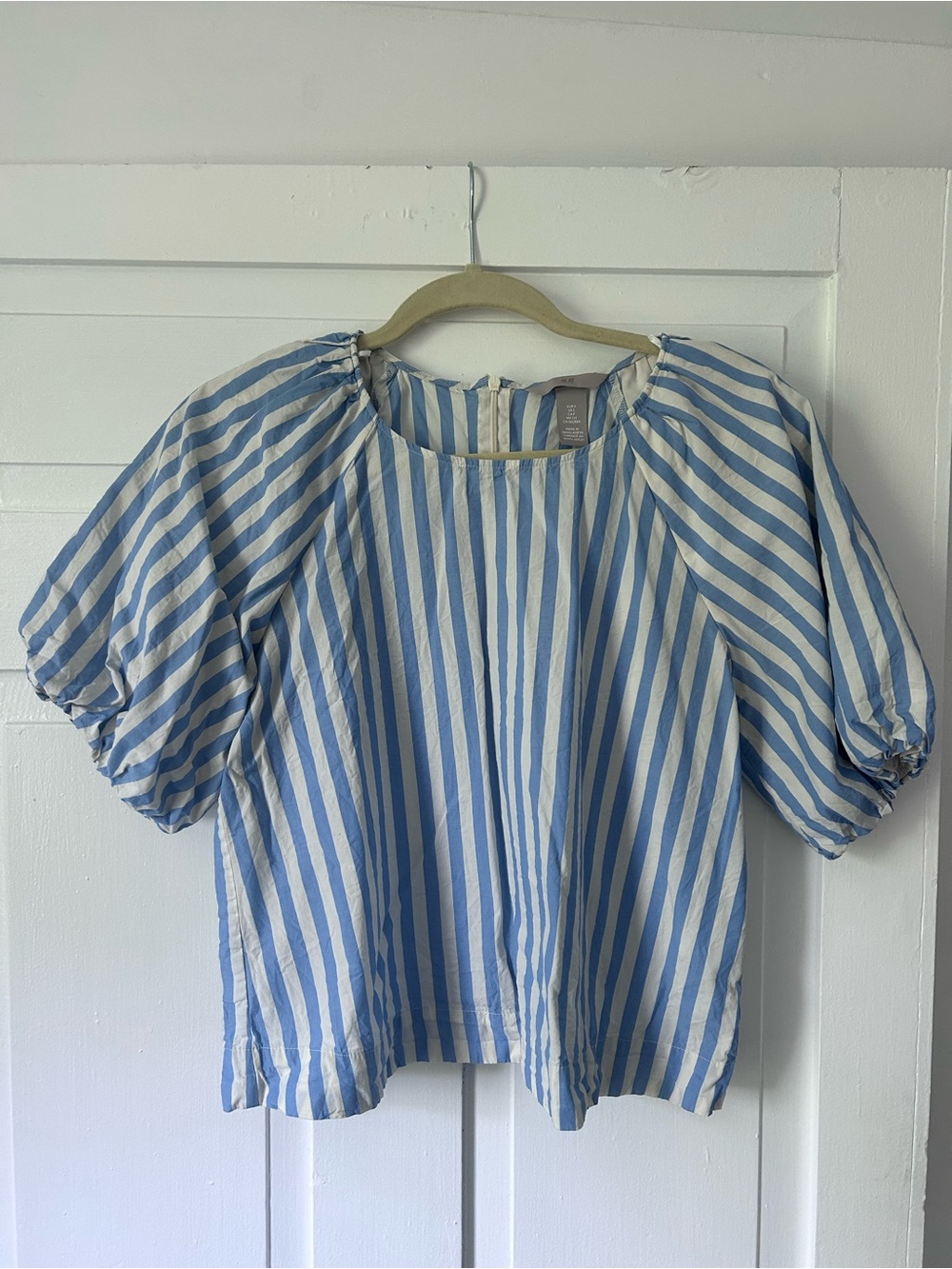 H&M blue and white striped 100% cotton size small short sleeve top